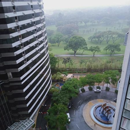 2 Bedrooms Units Forbes Area 5Th Avenue Bgc Center มะนิลา ภายนอก รูปภาพ