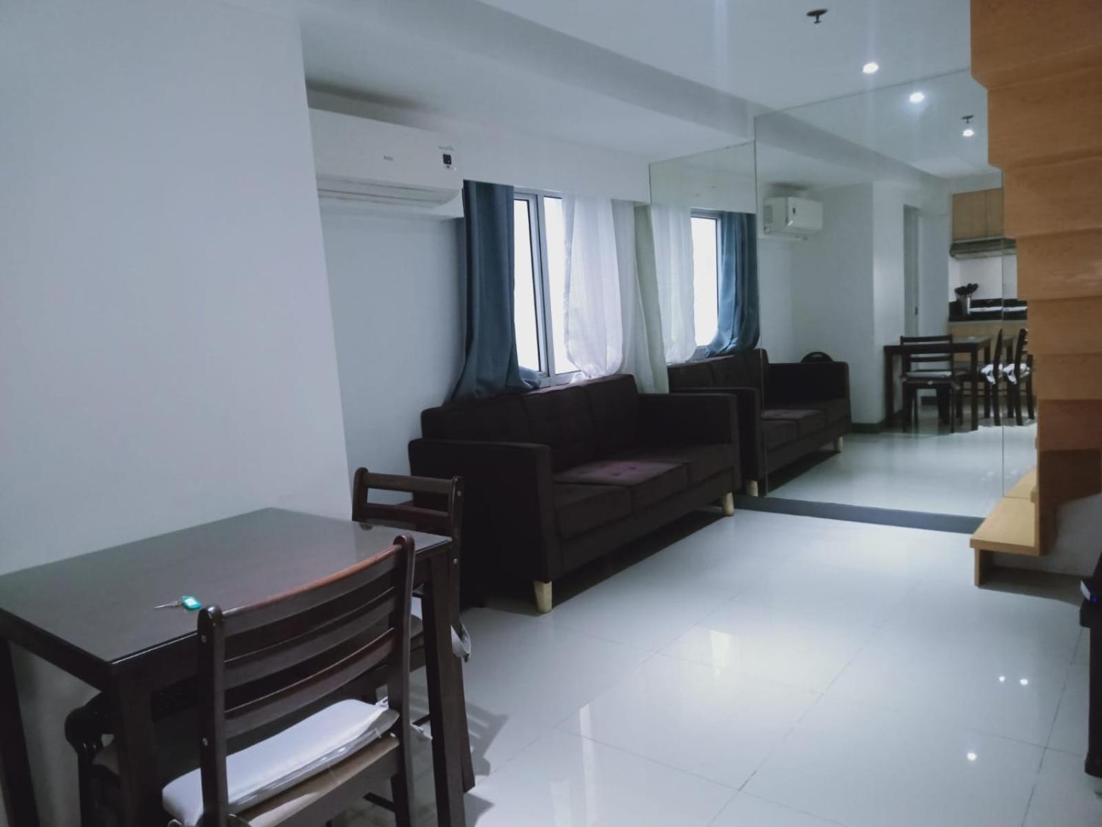 2 Bedrooms Units Forbes Area 5Th Avenue Bgc Center มะนิลา ภายนอก รูปภาพ