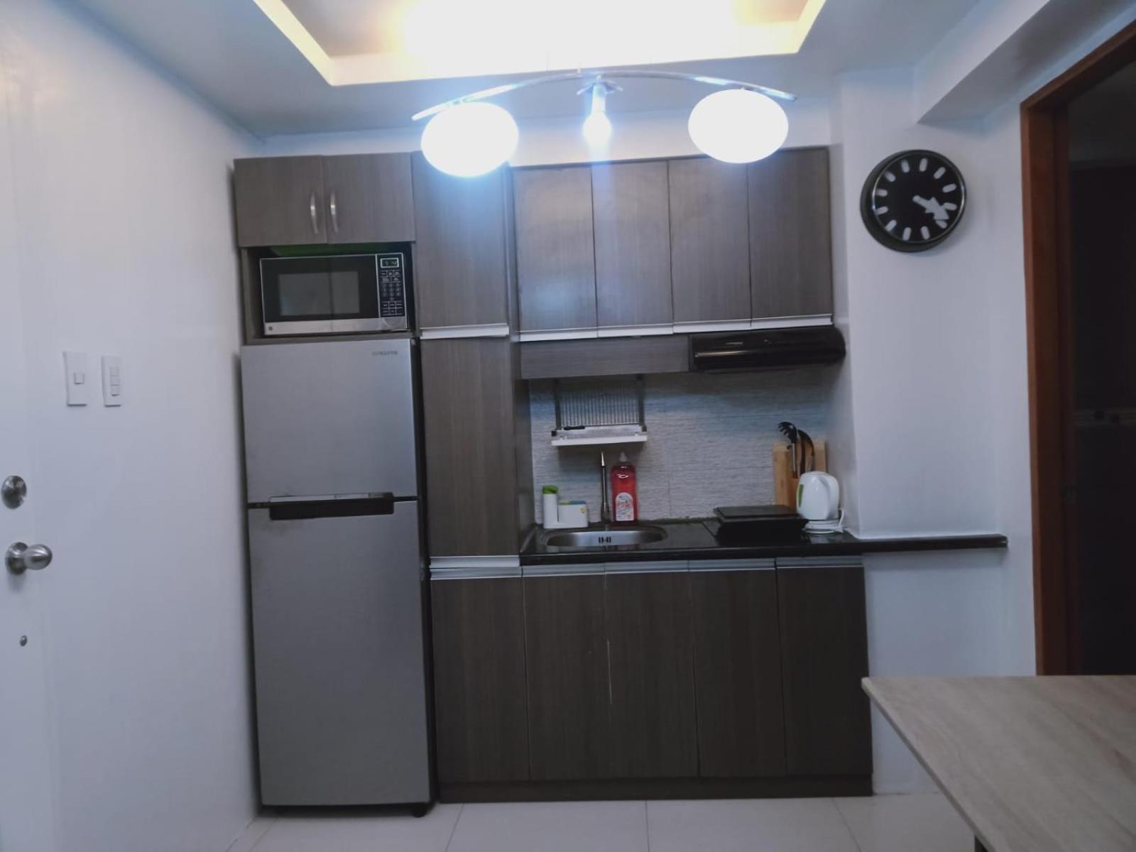 2 Bedrooms Units Forbes Area 5Th Avenue Bgc Center มะนิลา ภายนอก รูปภาพ