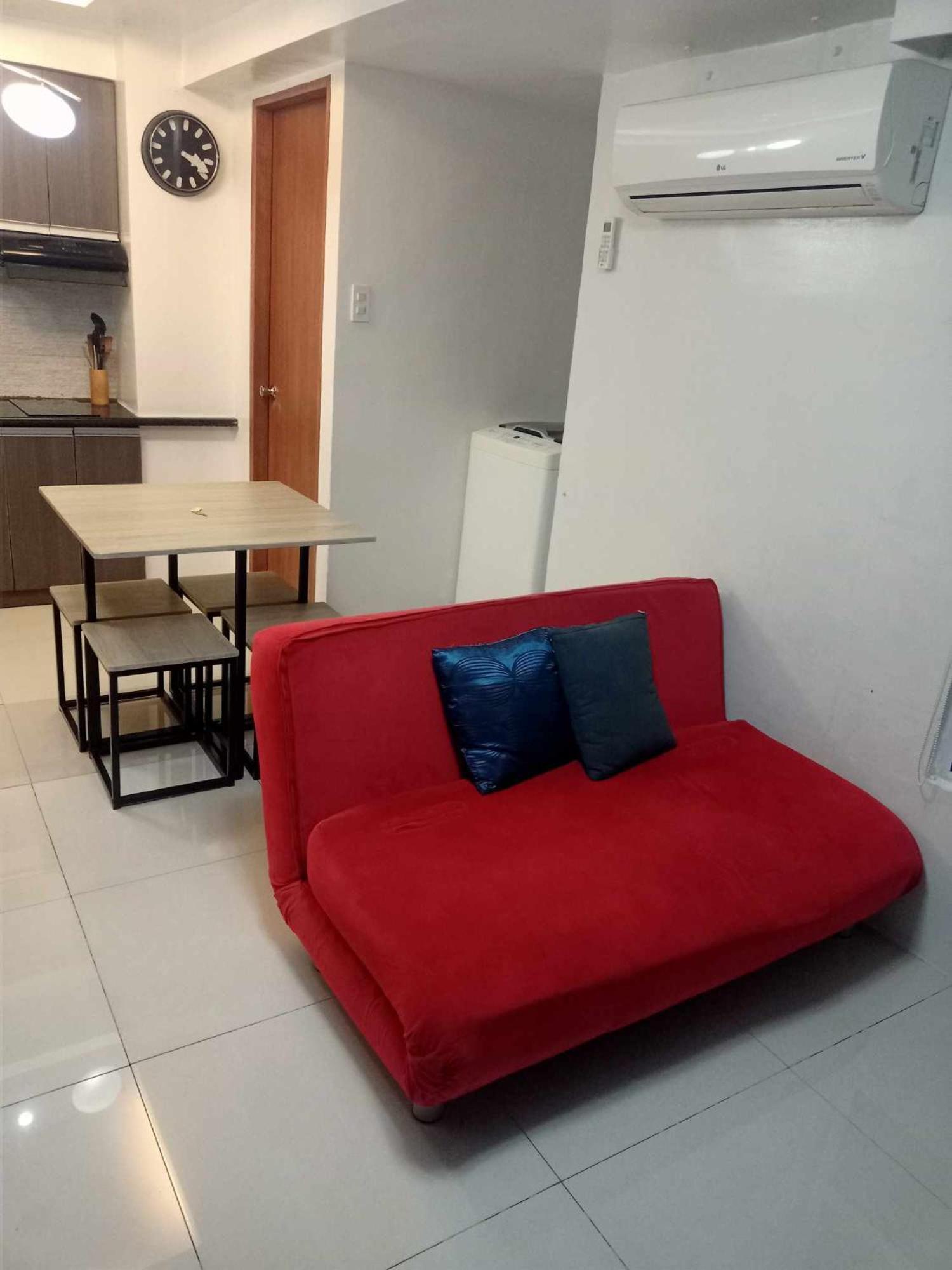 2 Bedrooms Units Forbes Area 5Th Avenue Bgc Center มะนิลา ภายนอก รูปภาพ