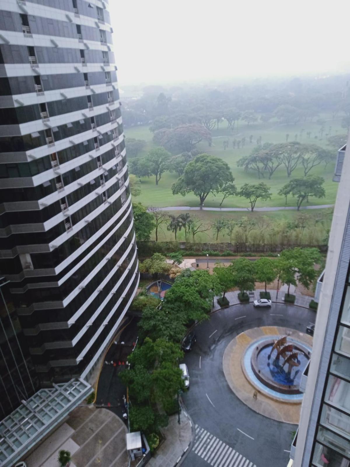 2 Bedrooms Units Forbes Area 5Th Avenue Bgc Center มะนิลา ภายนอก รูปภาพ