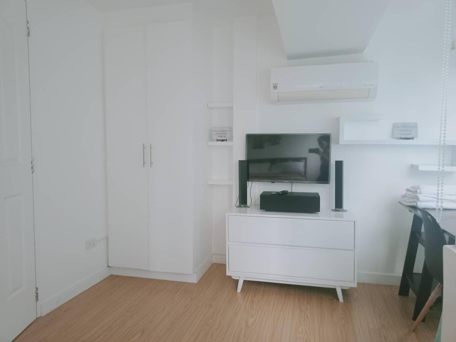 2 Bedrooms Units Forbes Area 5Th Avenue Bgc Center มะนิลา ภายนอก รูปภาพ
