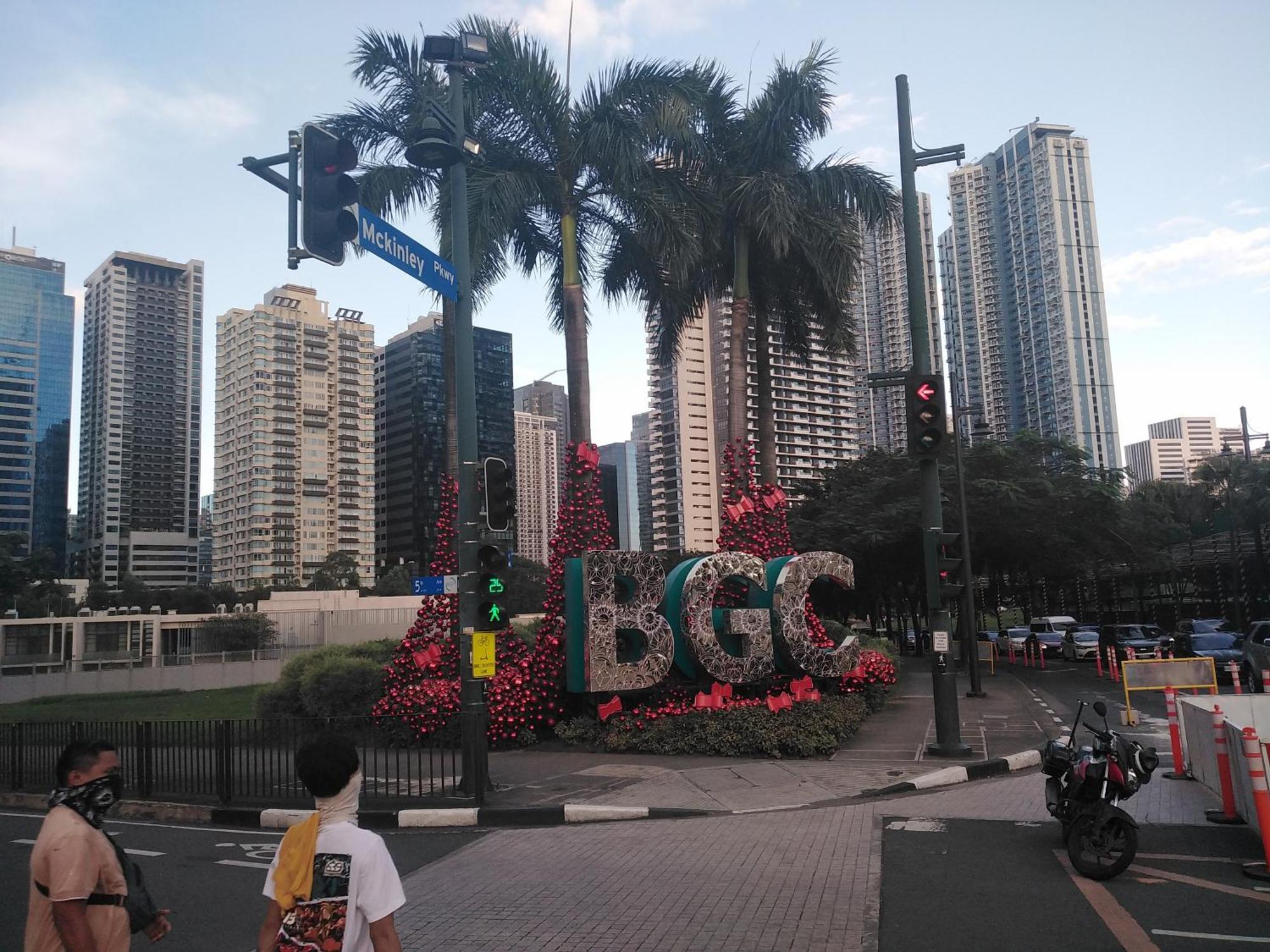 2 Bedrooms Units Forbes Area 5Th Avenue Bgc Center มะนิลา ภายนอก รูปภาพ