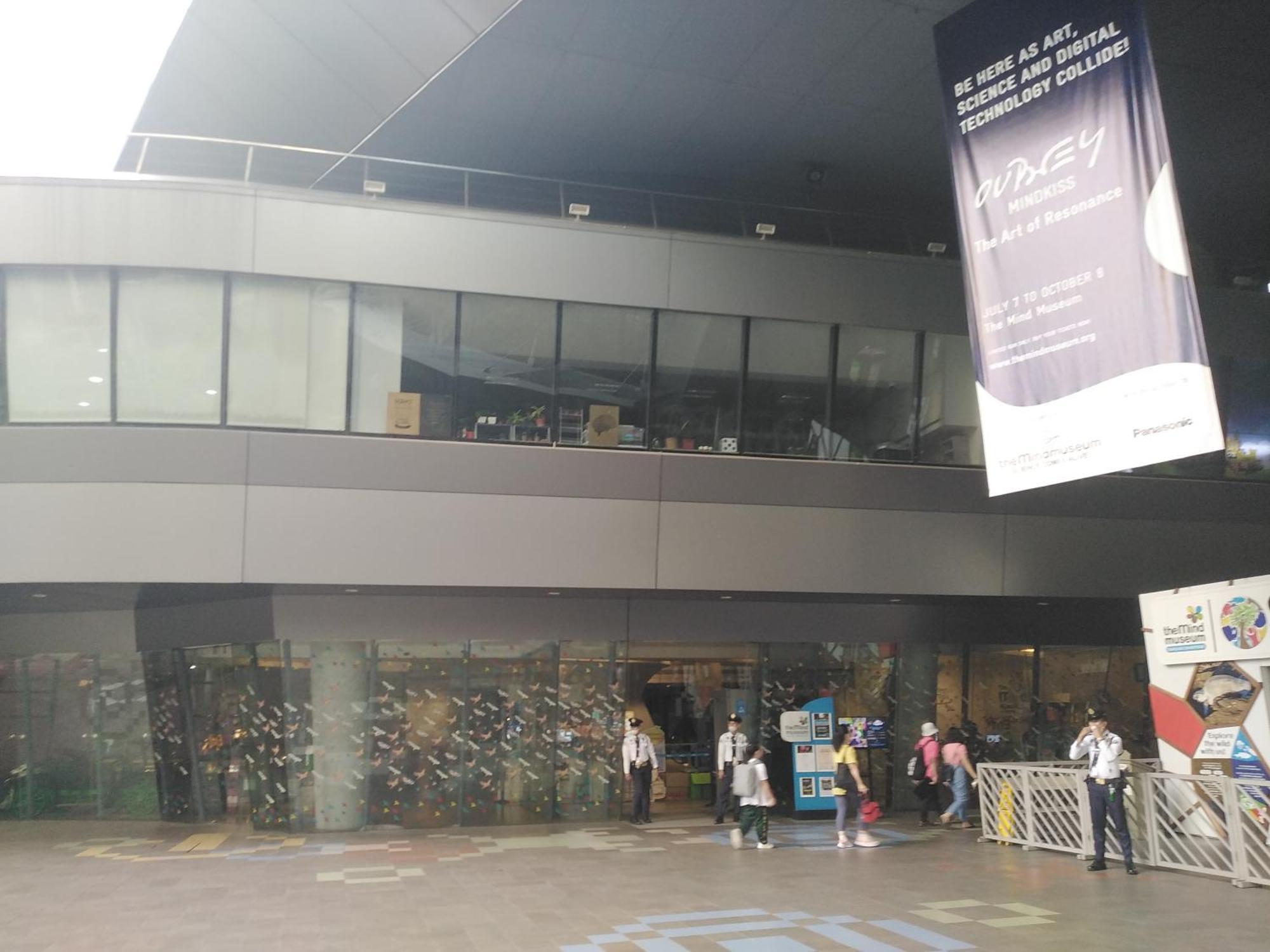 2 Bedrooms Units Forbes Area 5Th Avenue Bgc Center มะนิลา ภายนอก รูปภาพ